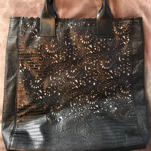 ✨FINAL $✨BCBG lace tote